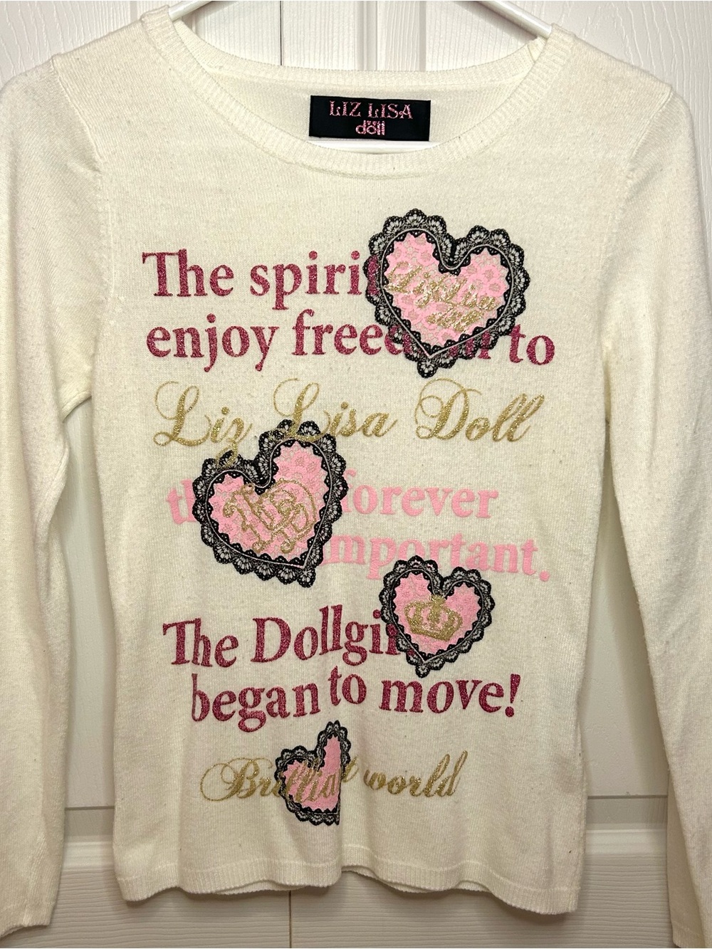 LIZ LISA Gyaru brand cream long sleeve graphic top 💗